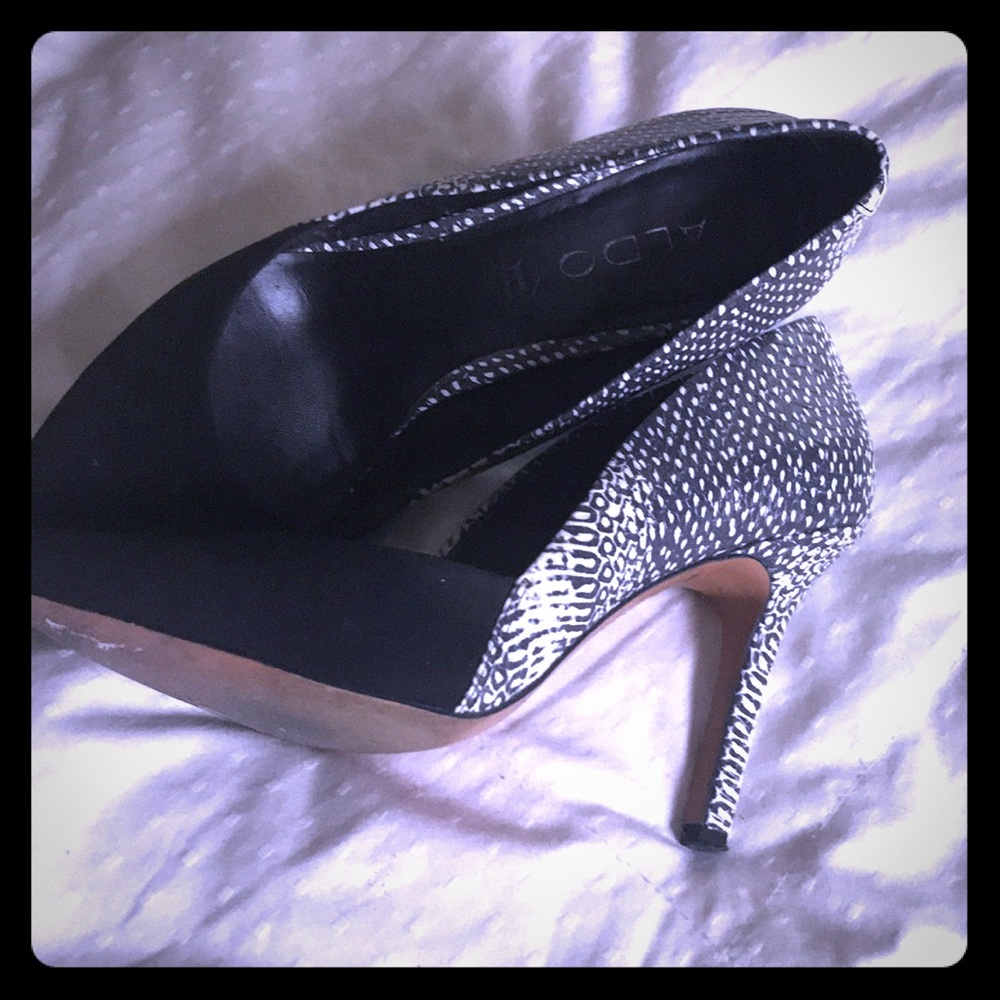 Aldo size seven black and white pumps. Adorable!